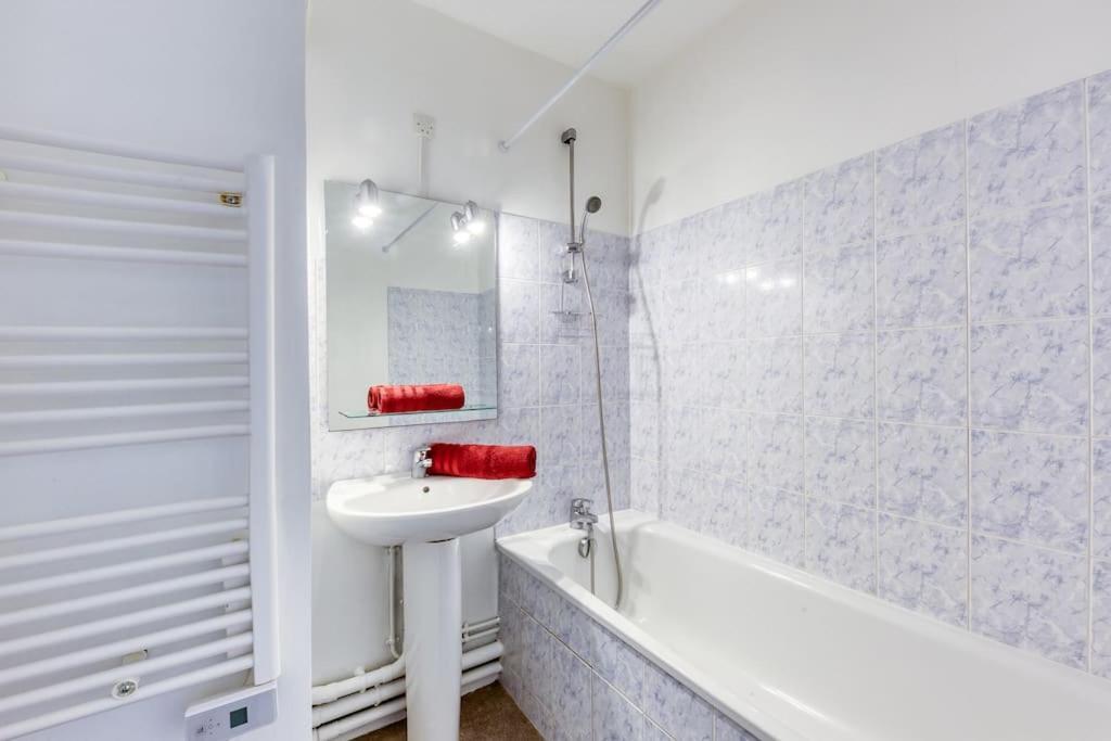 F2 De Montreuil Apartment *